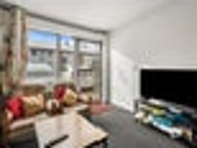 Six Bedrooms, Built to Last Central Addington