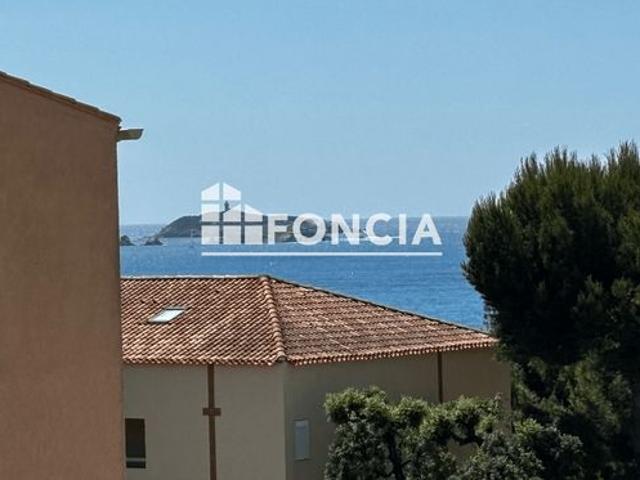 Six fours a 100m. Plages et commerces au calme