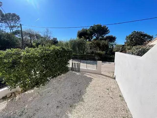 Six Fours les Plages 83140 Achat / Vente appartement 3 pièces t3 jardin