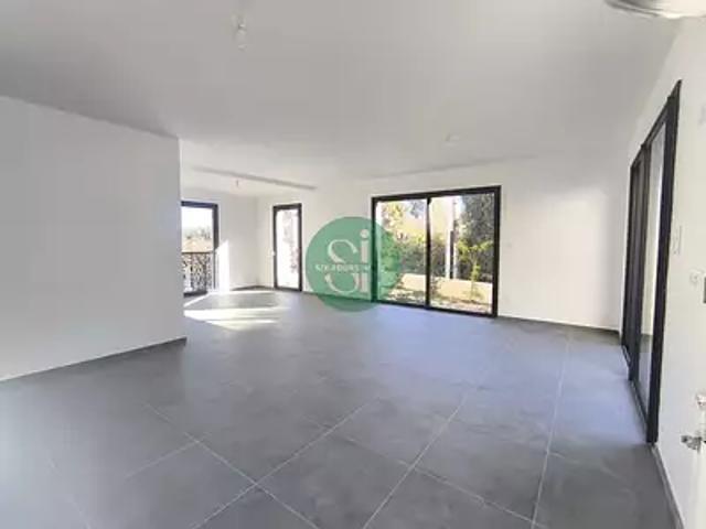 Six Fours les Plages 83140 Achat / Vente divers 3 pièces