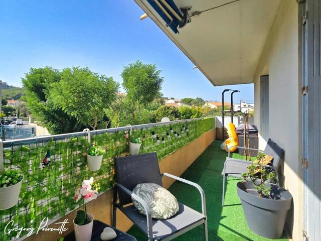 Six Fours les Plages – Appartement 3 pièces avec extérieurs, proche centre ville