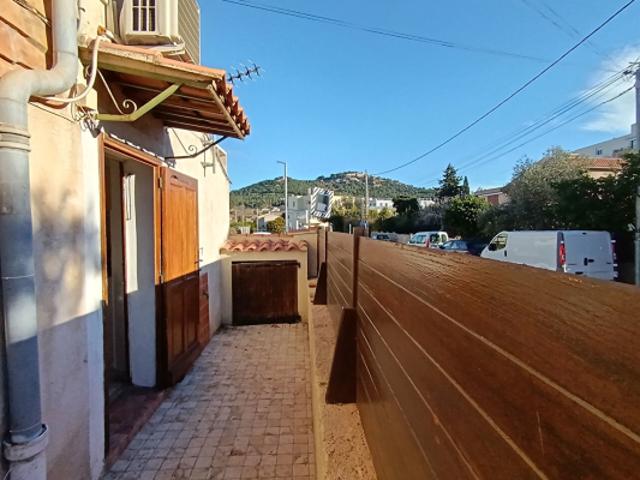 Six fours les plages Centre Ville appartement T2 de 34,5 m² et terrasse de 7,5 m²