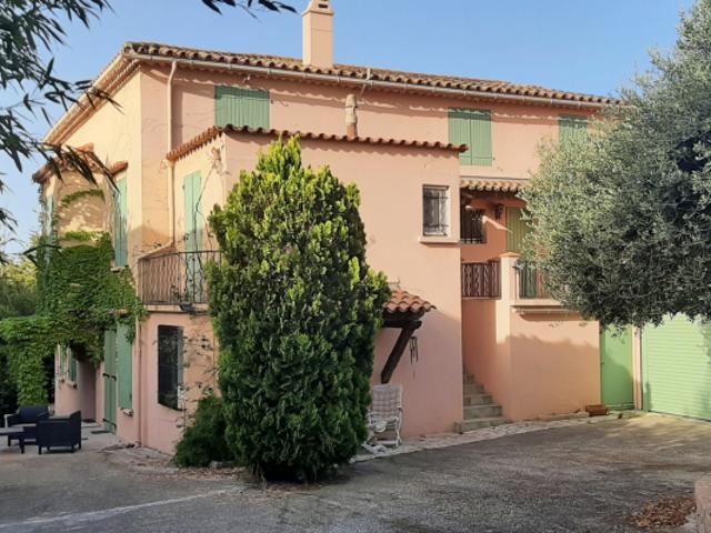 SIX FOURS LES PLAGES GRANDE BASTIDE A VENDRE AVEC PISCINE