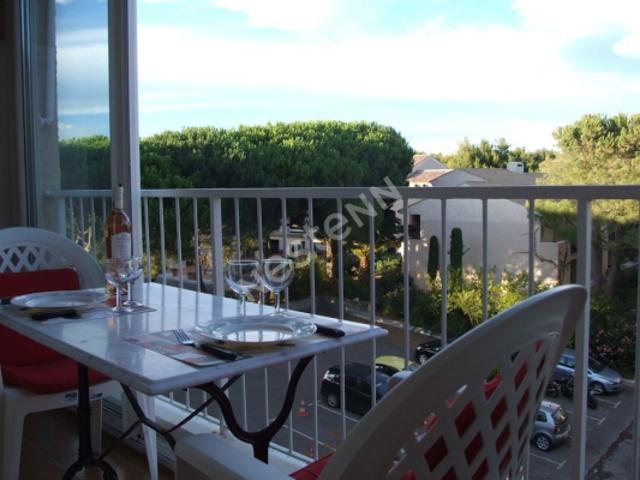 Six fours les plages La Coudoulière. Appartement T2 de 23,75m² avec loggia de 7m² + place de parking