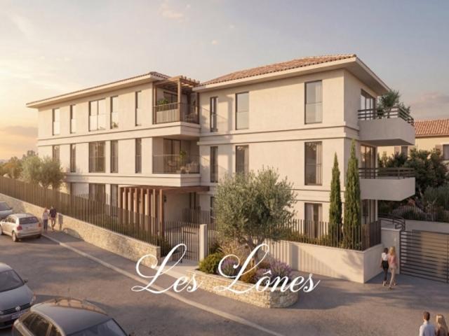 Six fours les Plages, Les Lônes, à quelques pas des commerces et de la plage