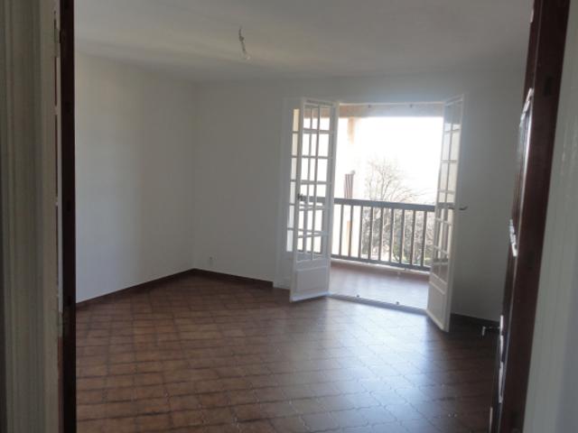 SIX FOURS LES PLAGES: LES LONES APPARTEMENT DE TYPE 2 + CAV