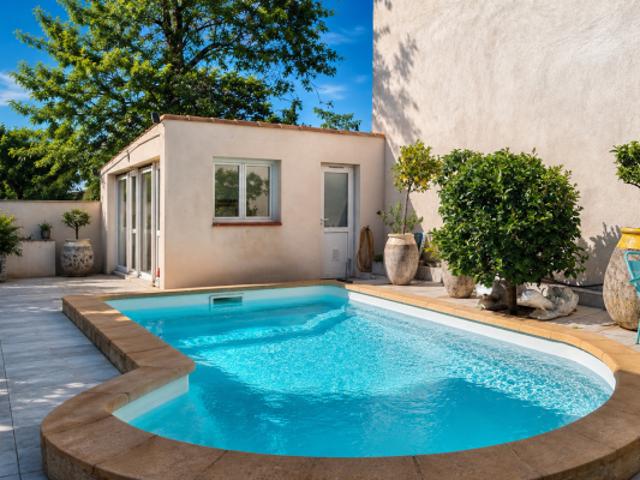 SIX FOURS LES PLAGES MAISON A VENDRE DE TYPE 5 AVEC PISCINE