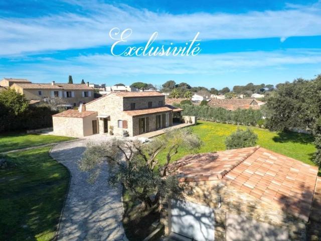 Six Fours les Plages, propriété de 2700 m² avec maison 4 chambres + double garage, possibilité piscine