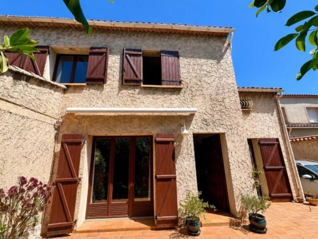 SIX FOURS LES PLAGES – QUARTIER RECHERCHÉ – MAISON FAMILIALE 5 CHAMBRES – TERRAIN PISCINABLE – GARAGE