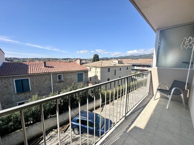 Six Fours quartier Les Lones Appartement T1