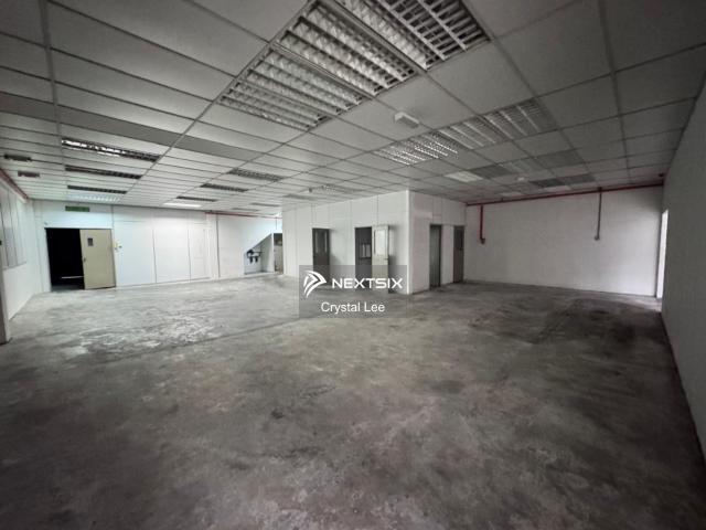 Size: 2659 sqft Bedroom: 4+1 Bathroom: 5+1 Carpark: 2 Private Lift With Balcony Fully Furnished Freehold Gated Guarded *Rental: RM8700