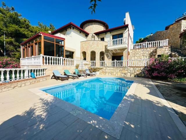 Soğucak Mah. Özel Havuzlu Tek Müstakil 4+2 Villa Satılık
