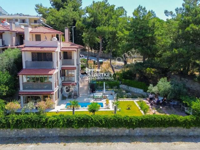 Soğucak Alinda Evlerinde Muhteşem Deniz Manzaralı Müstakil Villa