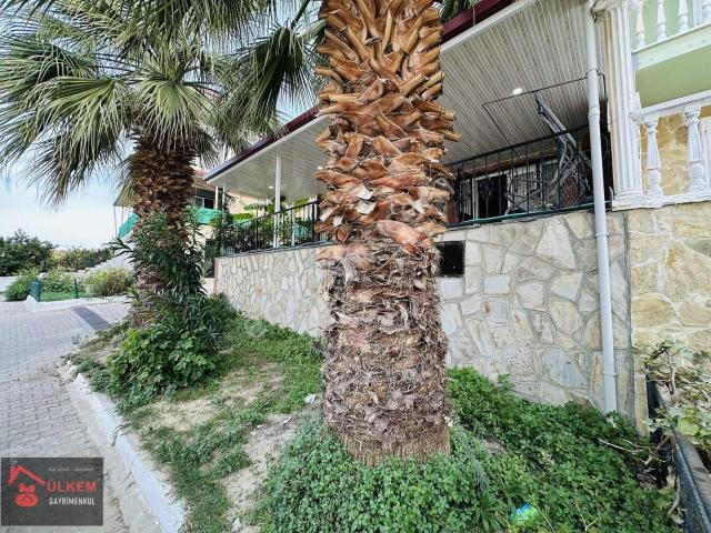 Soğucakta 5+1 Köşe Konumlu Full Eşyalı Masrafsız Yazlık