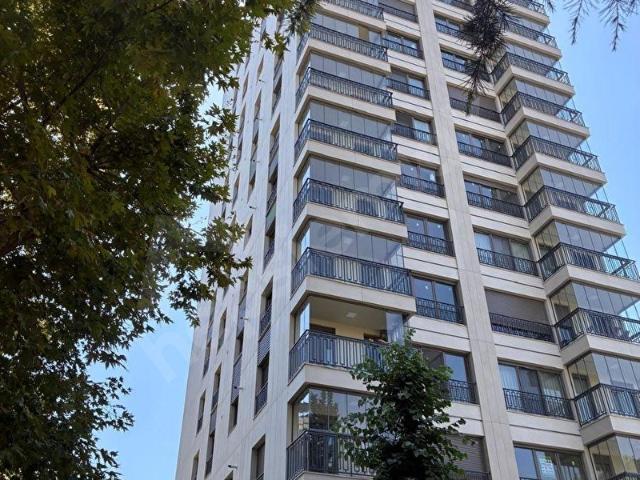 Söğüt EmlakGöztepe'de Sıfır Bina Kapalı Otoparklı Geniş 3+1 Kiralık Daire