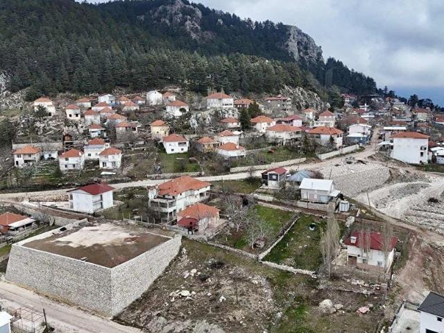 SÖĞÜTCUMA YAYLASINDA, YOLA SIFIR KÖYİÇİ İMARLI ARSA