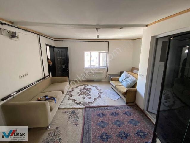 Söğütlüçeşme Mah. Eşyalı Kiralık 1+1 Çatı Kat Daire Evalmak'tan