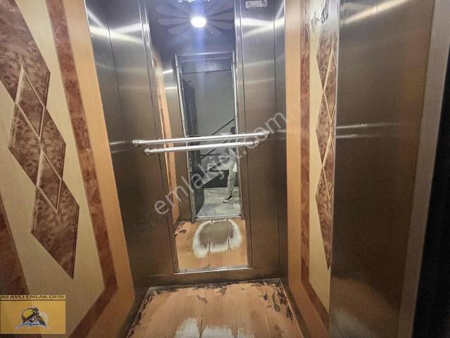 Soma Çarşı Merkezde Acil Satılık 3+1 Daire