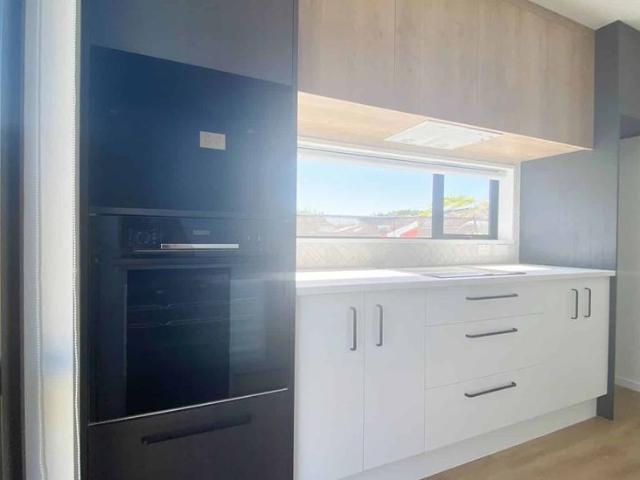 SOMERFIELD 3 BEDROOMS, 2 BATHROOMS, 2 HEATPUMPS, SINGLE GARAGE