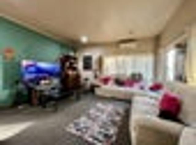 Somerville, 3 bedrooms, $700 pw