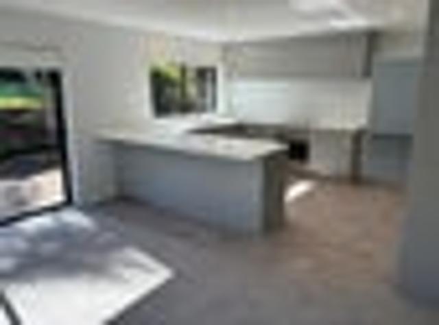Somerville, 4 bedrooms, $850 pw