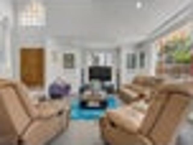Somerville, 5 bedrooms, $1095 pw