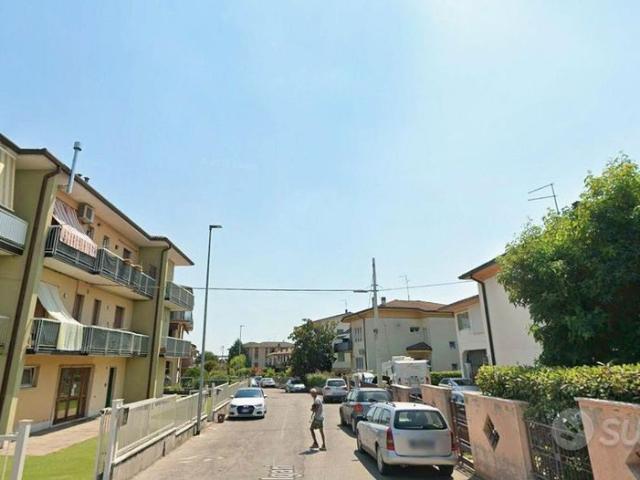 Sommacampagna due camere arredato