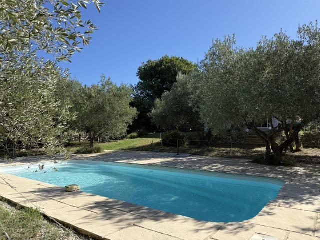 Sommières, Mauvalat, Belle Maison d'architecte de type T5 a. 220m² Sommières