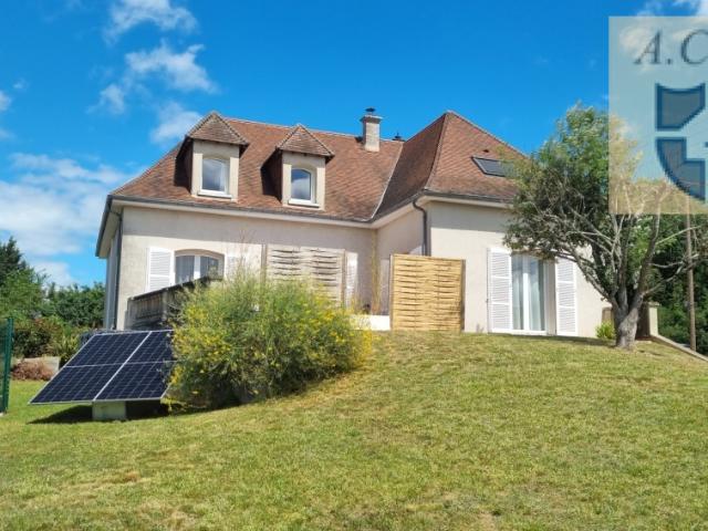 SOMPTUEUSE MAISON FAMILIALE DE 188m2 HAB SECTEUR CALME ET PRISE PROCHE GARE TGV