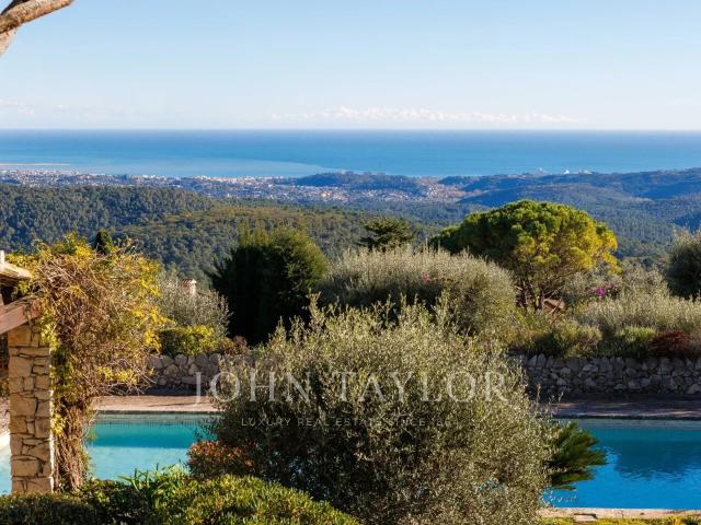 Bastide en pierres vue mer panoramique