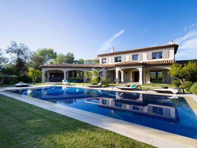 Somptueuse propriété à Valbonne 402m² Valbonne