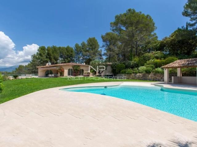 Somptueuse propriété de 540 m² avec piscine et garage, sur un parc arboré de plus d'un hectare, Mouans Sartoux