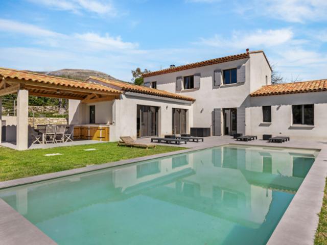 Somptueuse Villa neuve avec Piscine Tourrettes sur Loup