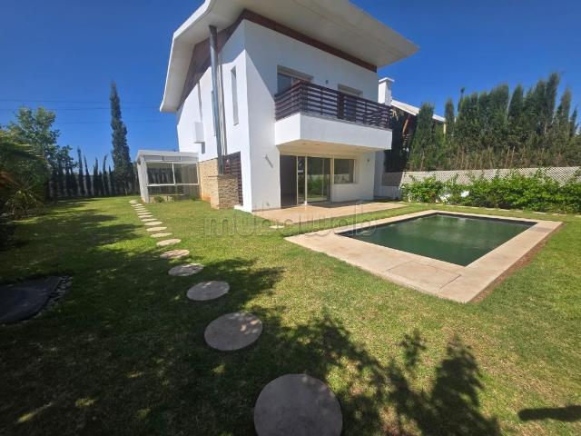 Somptueuse villa à louer à Ville Verte. CGI
