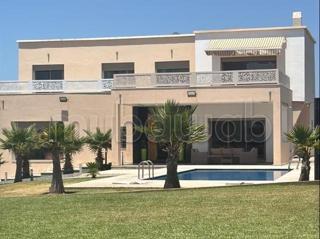 Somptueuse villa à louer à Lorangeraie Souissi. Sans vis a vis