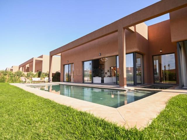 Somptueuse villa à vendre à Route Amizmiz. Superficie 1000 m²