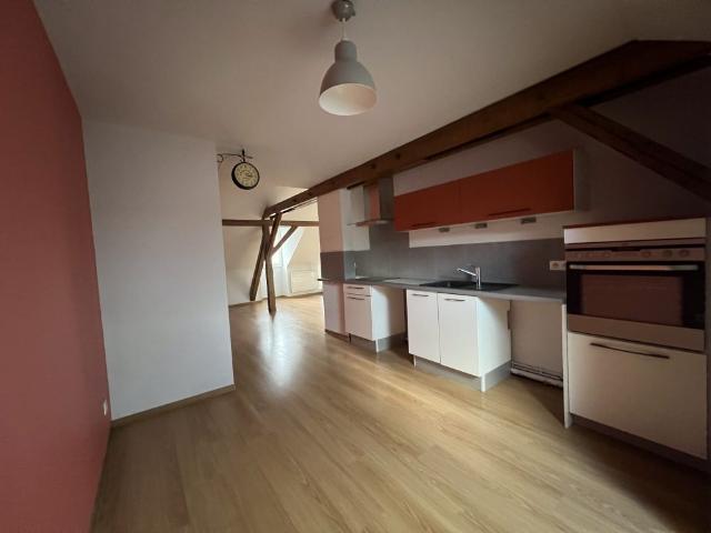 Somptueux LOFT 80m2 + terrasse en dernier étage