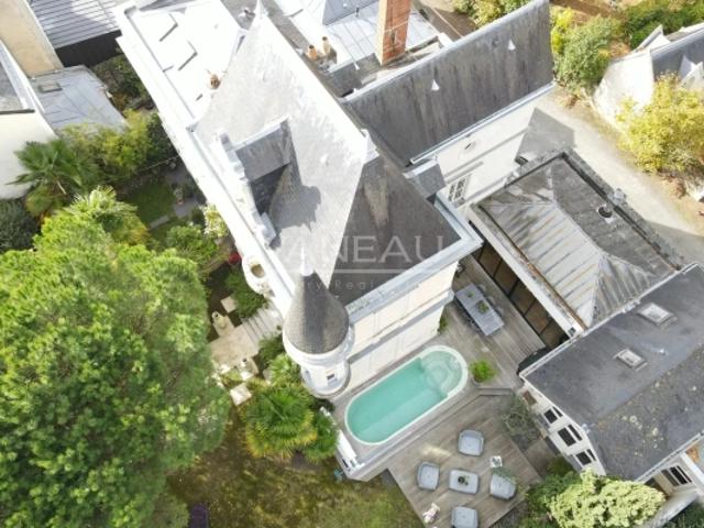 Somptueux Manoir rénové au coeur d' Angers avec piscine