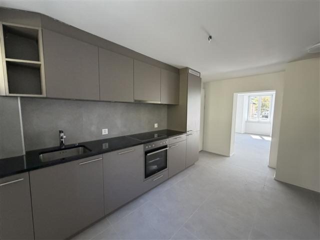 Sonvilier, eine prächtige 3 Zimmer Wohnung komplett NEU