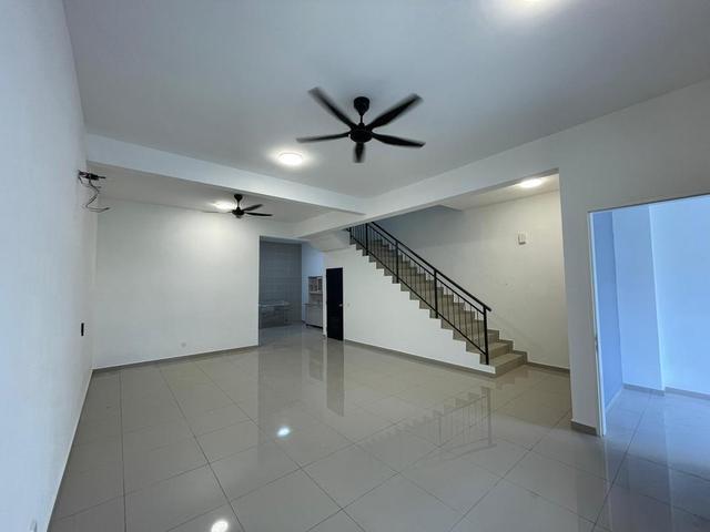SONATIA KULAI 22X70FT 41BED 3BATH 2Storey Terrace House FOR RENT