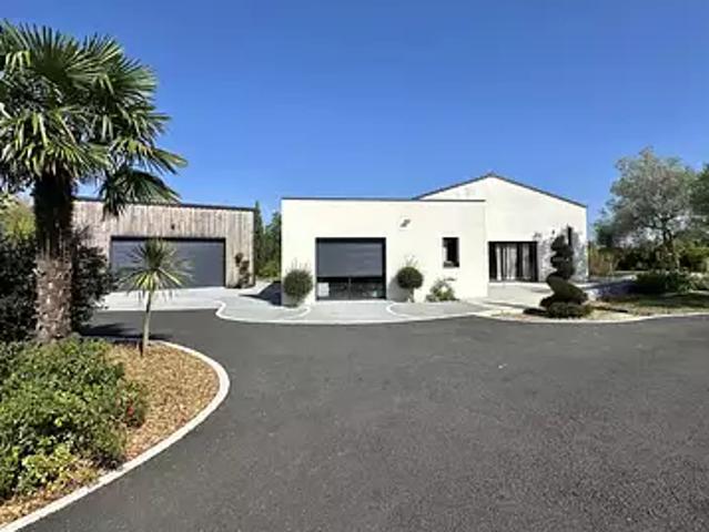 Sonnac 17160 Achat / Vente maison 9 pièces t9 piscine parking
