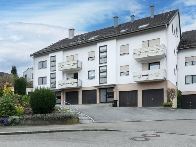 Sonnentage im eigenen Garten charmante 2,5 Zi. Wohnung im Hochparterre