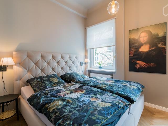 Sonnenverwöhnte Wohnung in bester Lage in Friedenau, Berlin Amsterdam Apartments for Rent