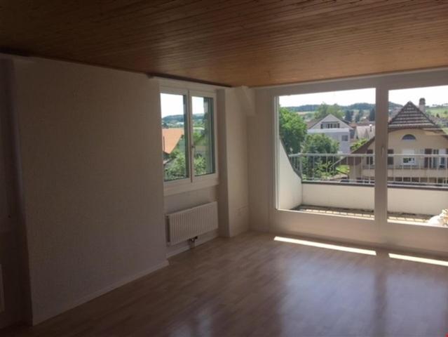 sonnig 3 Zimmerwohnung mit Balkon 2.OG