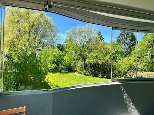 SONNIG, FAMILIENFREUNDLICH MIT BLICK INS GRÜNE