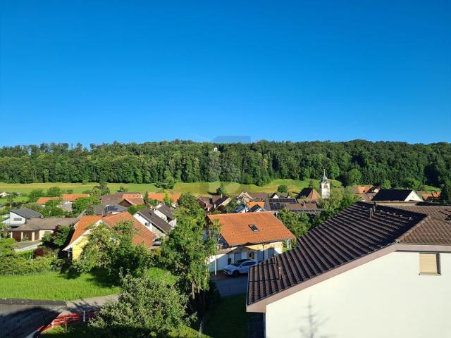 SONNIG, KLIMATISIERT MIT BALKON UND E LADESTATION