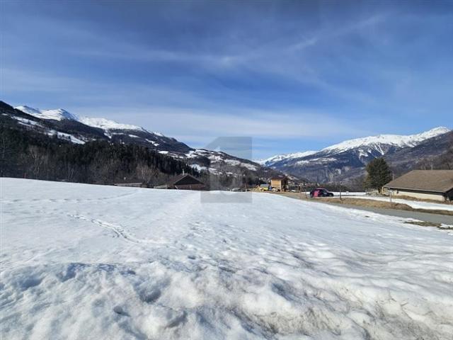 SONNIG UND RUHIG GELEGEN