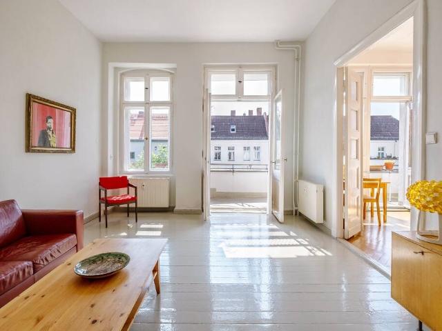 Sonnige Altbauwohnung mit Balkon in zentraler Lage am Humannplatz