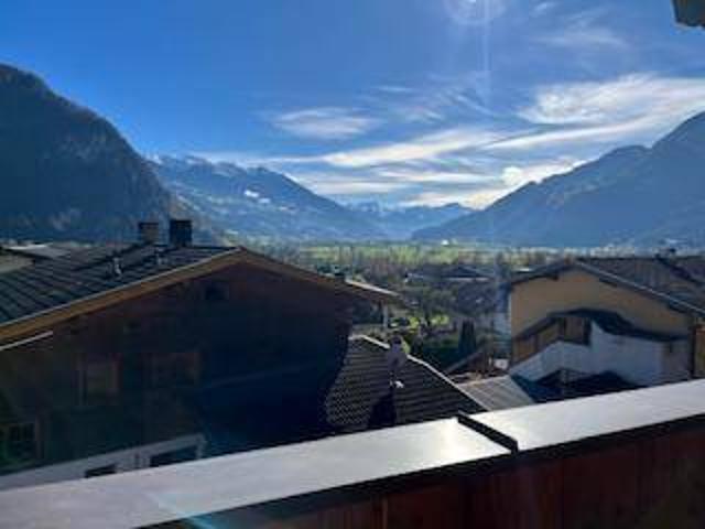 Sonnige Dachgeschosswohnung am Waldrand