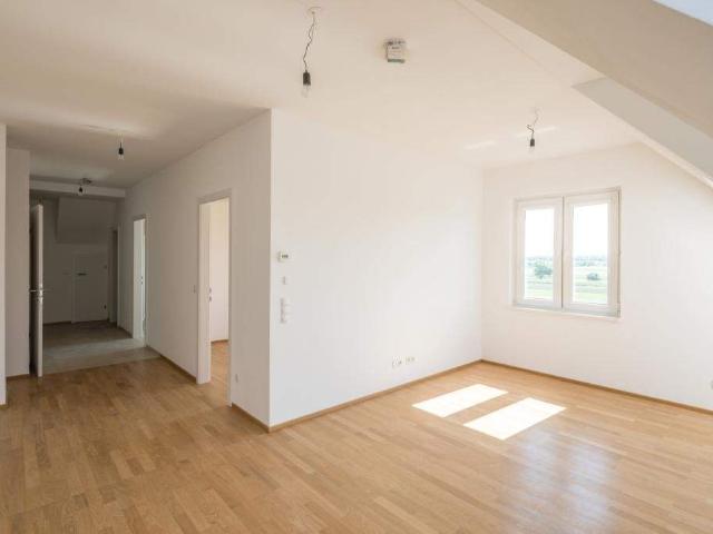Sonnige Dachgeschosswohnung mit großem Balkon + RUSTENFELD SIEDLUNG